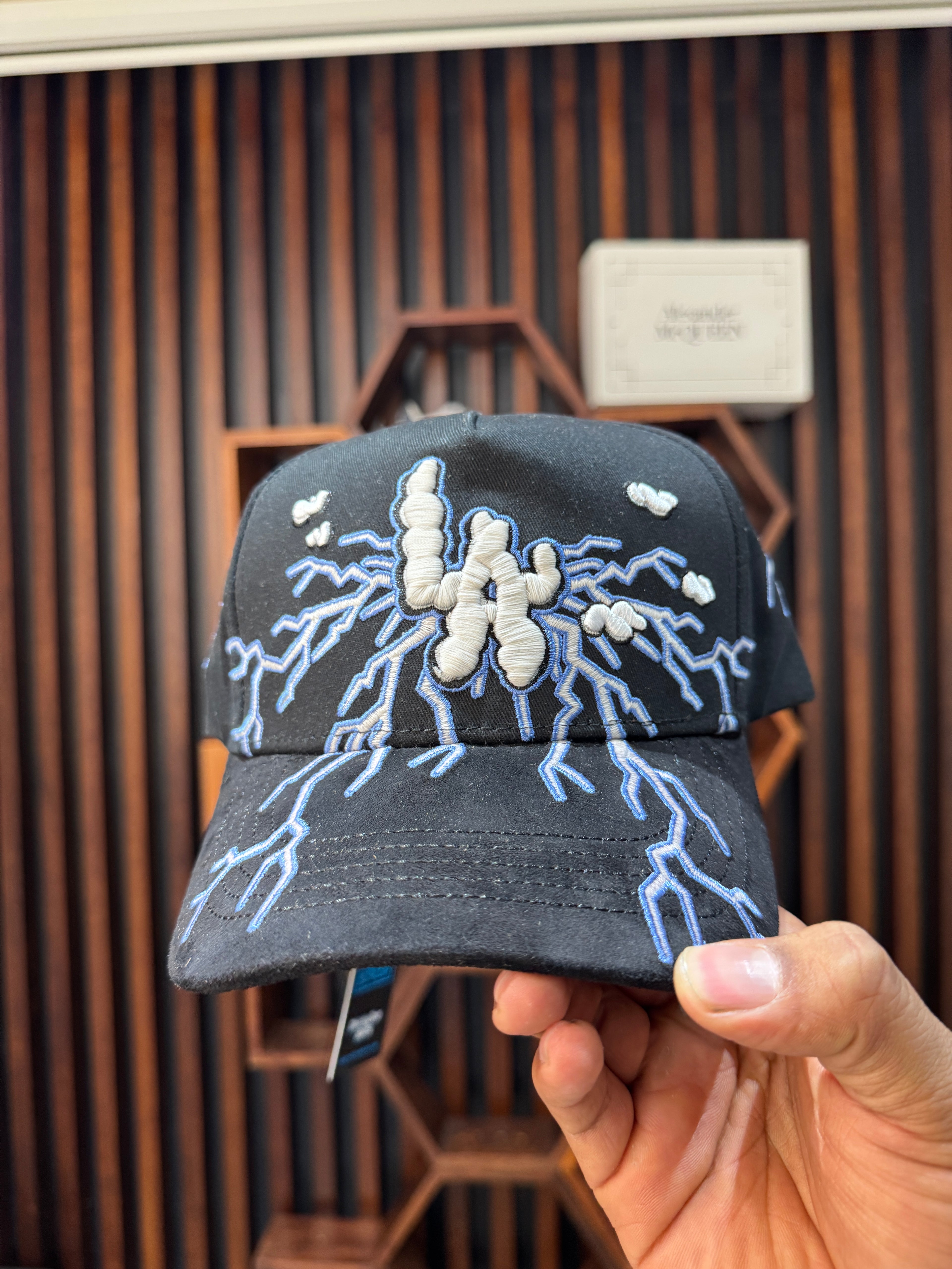 La Electric Clouds Unitalla